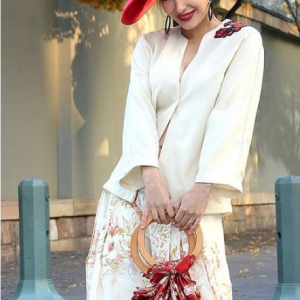 Beautiful blazer - Picture 1 of 6